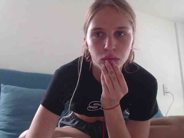 Littlemolly1 webcam
