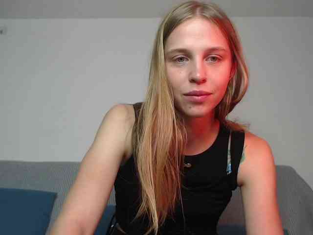 Littlemolly1 webcam