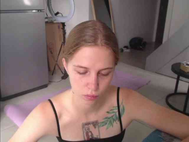 Littlemolly1 webcam