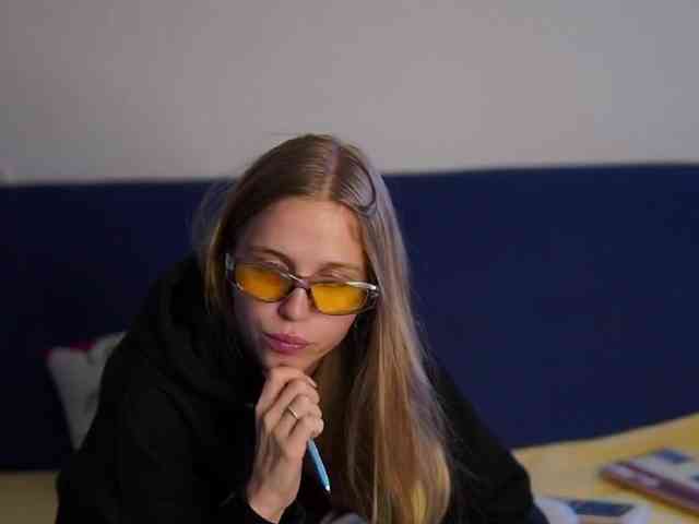 Littlemolly1 webcam
