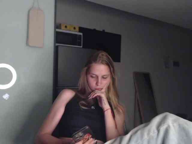 Littlemolly1 webcam