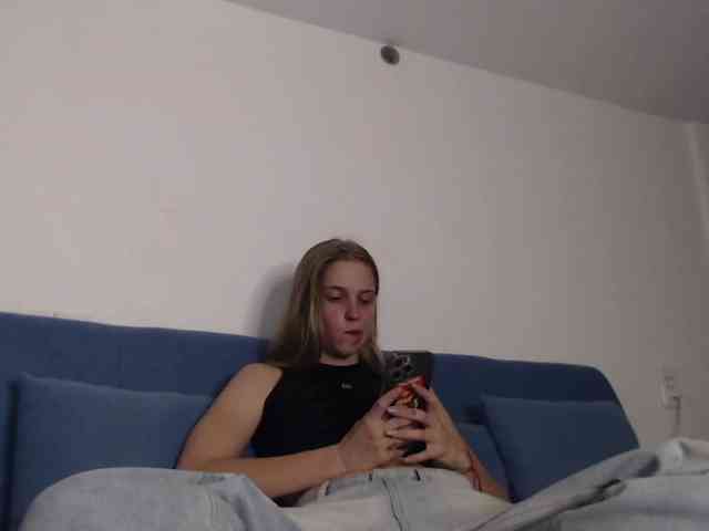 Littlemolly1 webcam