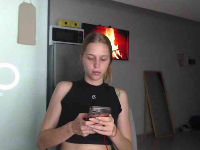 Littlemolly1 webcam