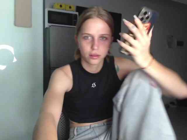 Littlemolly1 webcam