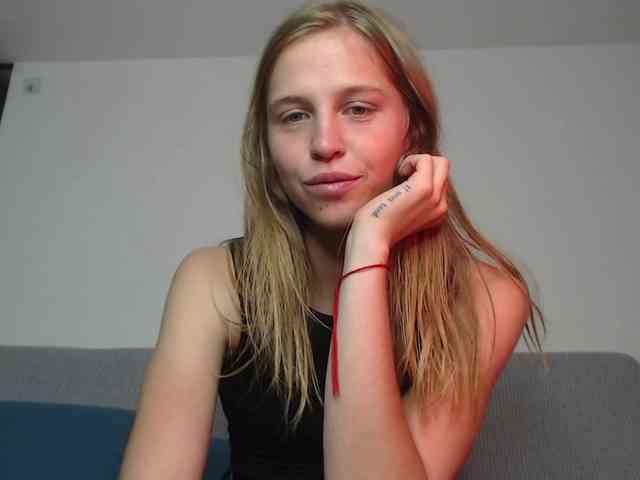 Littlemolly1 webcam