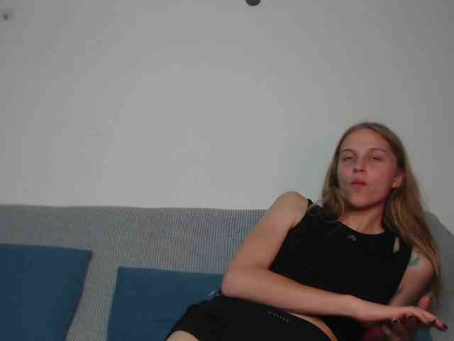 Littlemolly1 webcam