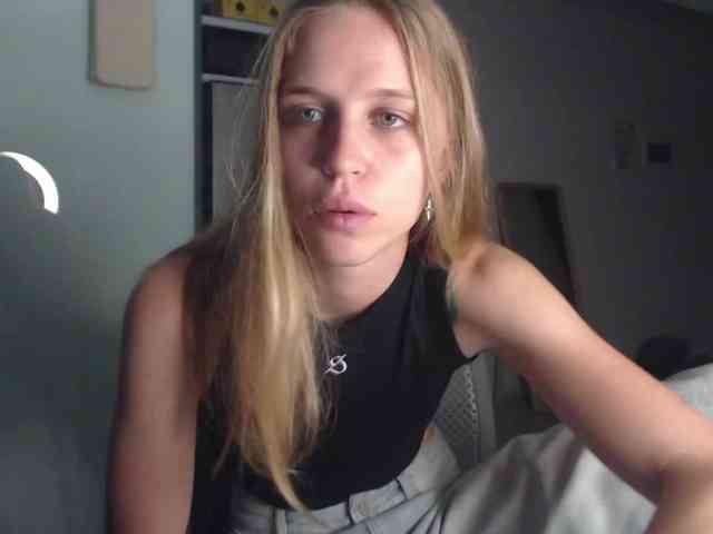 Littlemolly1 webcam