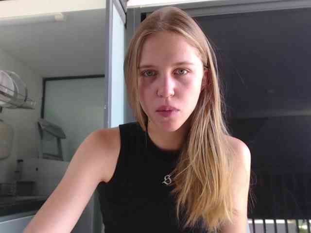 Littlemolly1 webcam