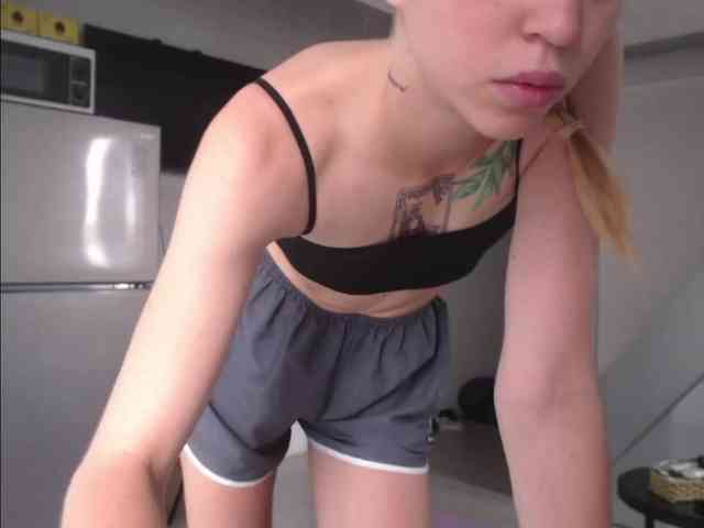 Littlemolly1 webcam