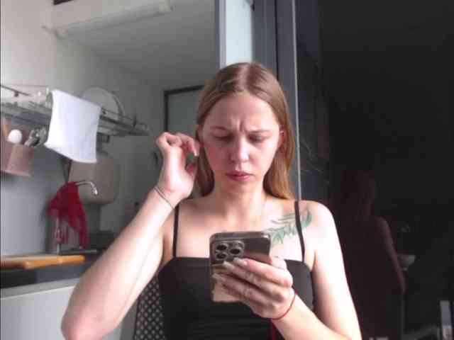 Littlemolly1 webcam