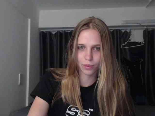 Littlemolly1 webcam