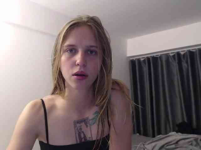 Littlemolly1 webcam