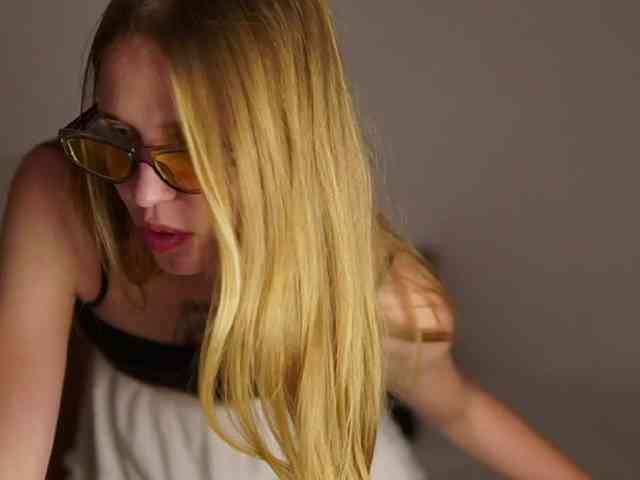 Littlemolly1 webcam
