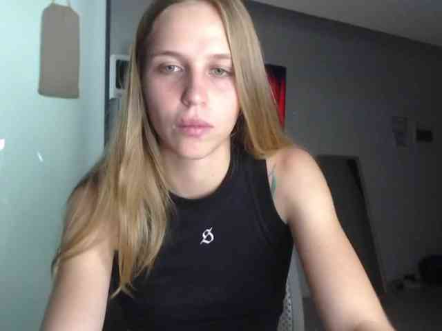 Littlemolly1 webcam