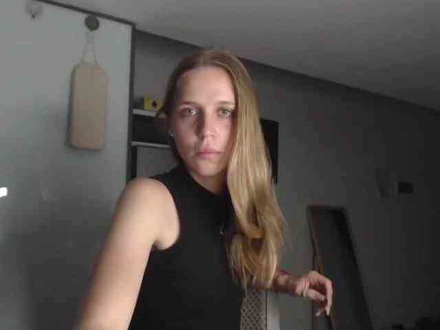 Littlemolly1 webcam