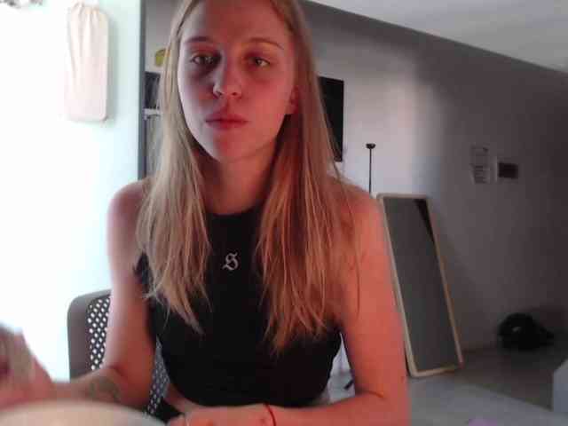 Littlemolly1 webcam