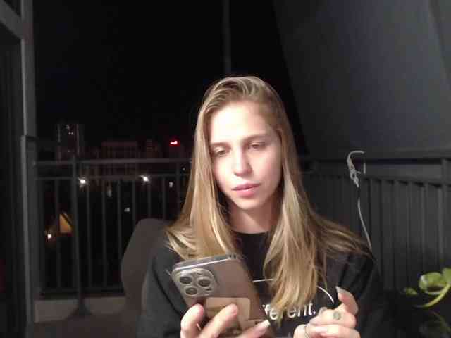 Littlemolly1 webcam
