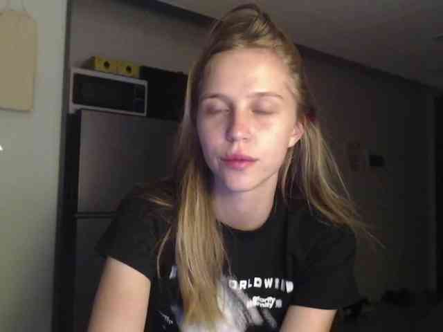 Littlemolly1 webcam