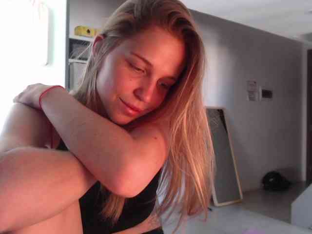 Littlemolly1 webcam