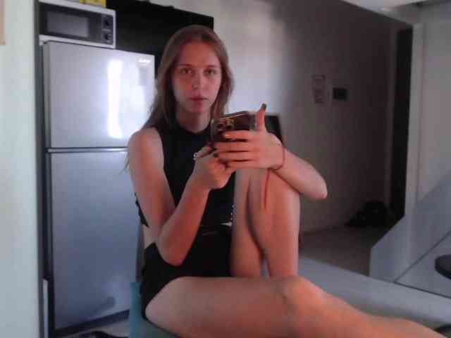 Littlemolly1 webcam
