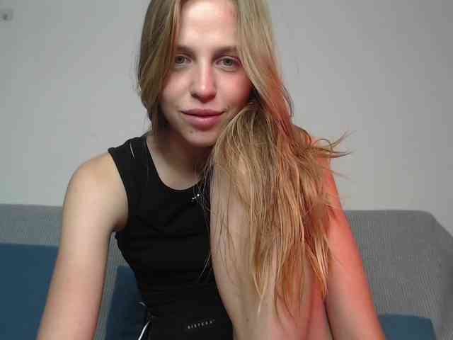 Littlemolly1 webcam