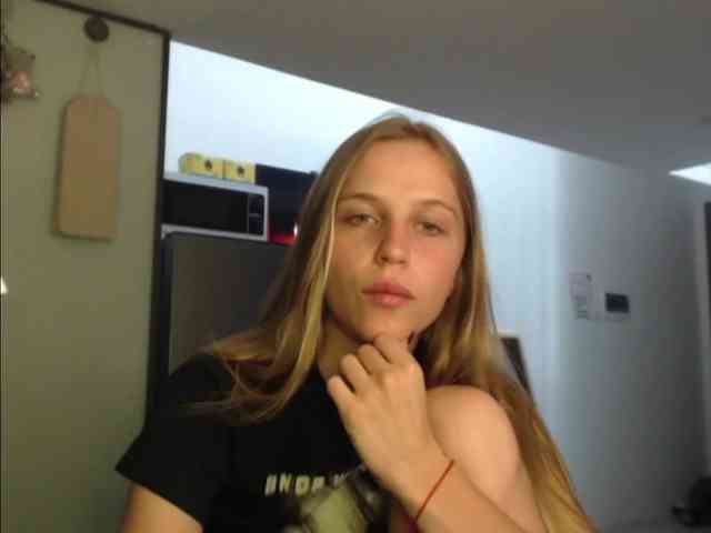 Littlemolly1 webcam