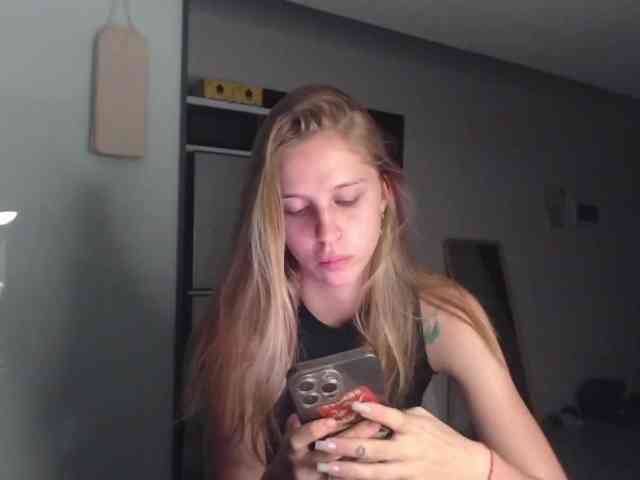 Littlemolly1 webcam