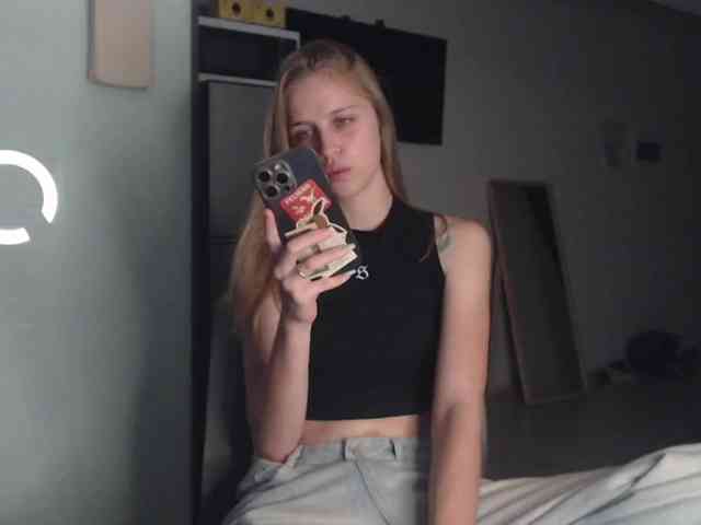 Littlemolly1 webcam