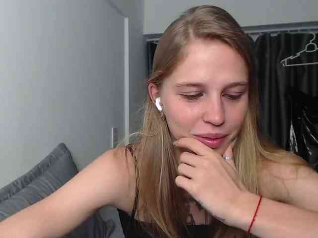 Littlemolly1 webcam