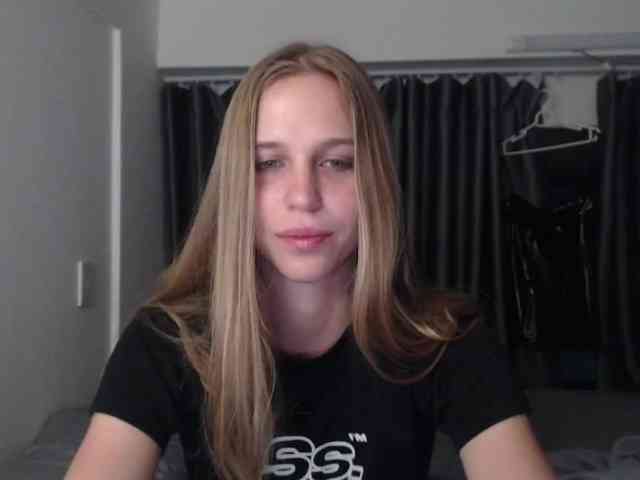 Littlemolly1 webcam