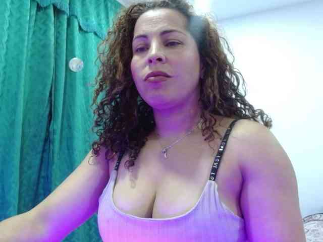 YanisAriel webcam
