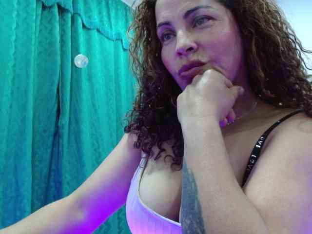 YanisAriel webcam