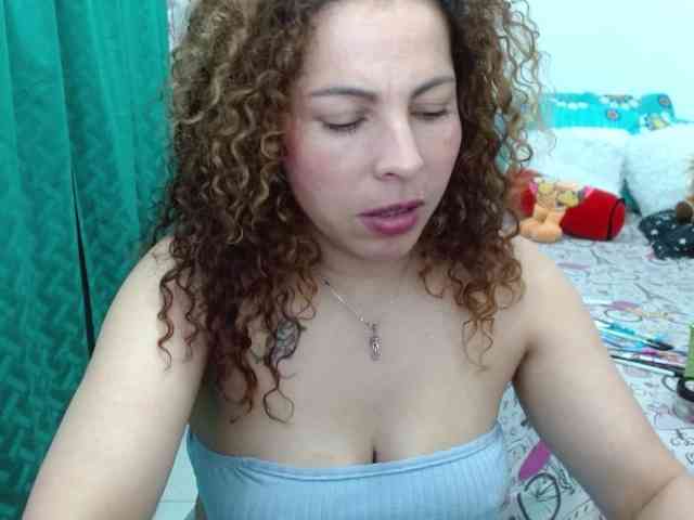YanisAriel webcam