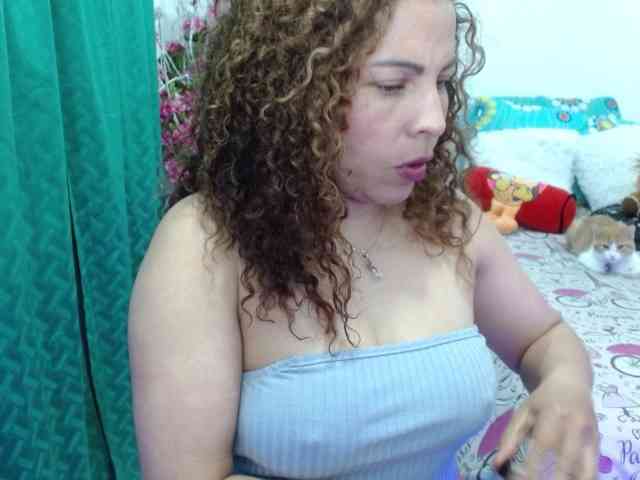YanisAriel webcam