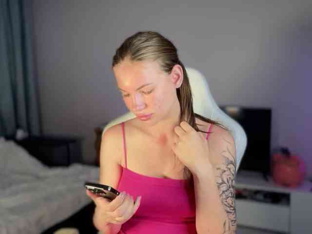 Sweet-peacha webcam