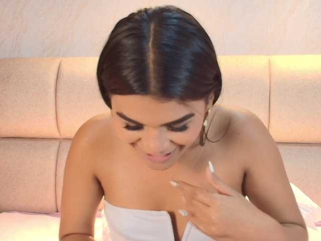 AlaiaMoretti's BongaCams show and profile