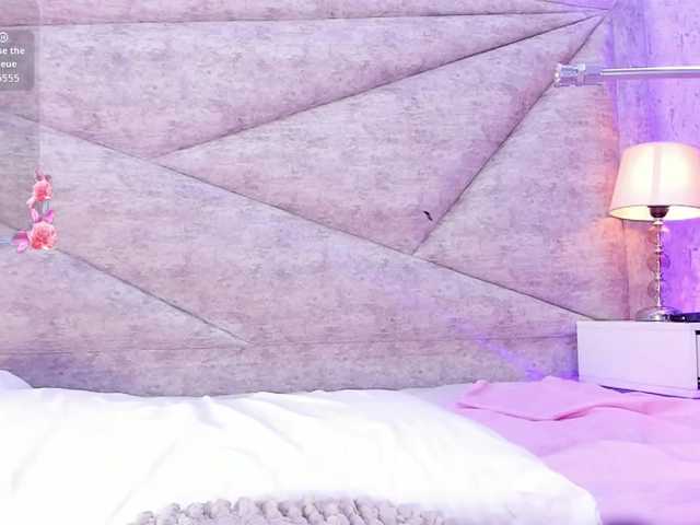 AlaiaMoretti's BongaCams show and profile