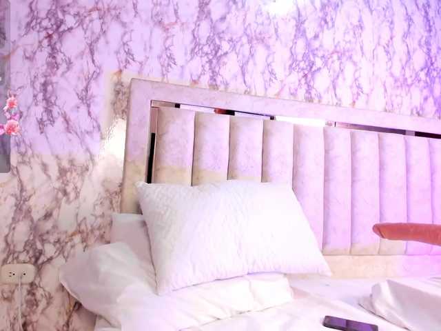 AlaiaMoretti's BongaCams show and profile