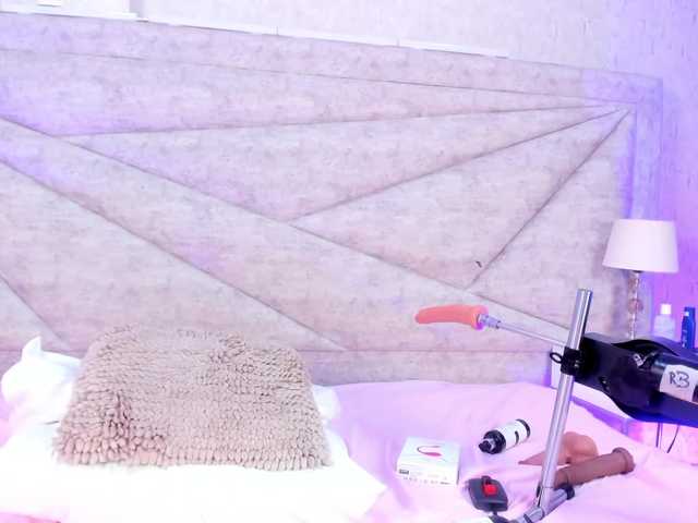 AlaiaMoretti's BongaCams show and profile