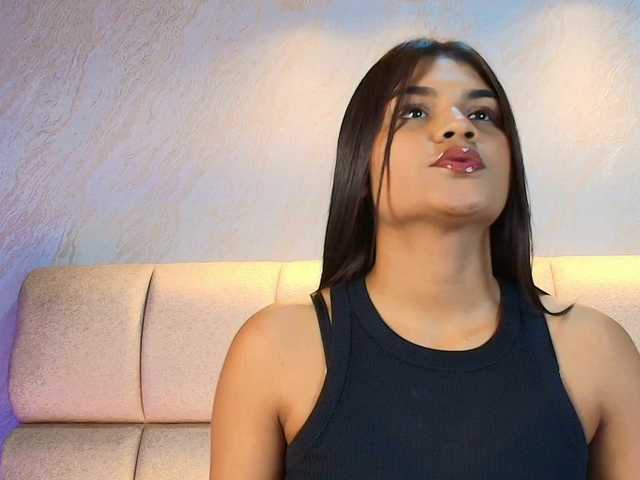 AlaiaMoretti's BongaCams show and profile