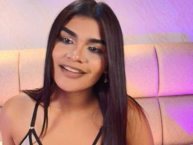 AlaiaMoretti's BongaCams show and profile