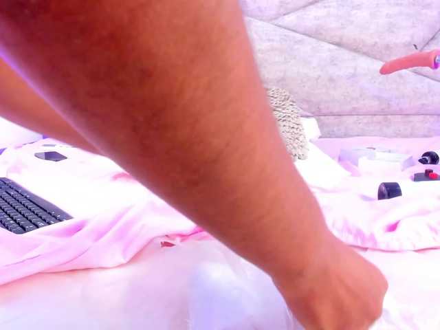 AlaiaMoretti's BongaCams show and profile