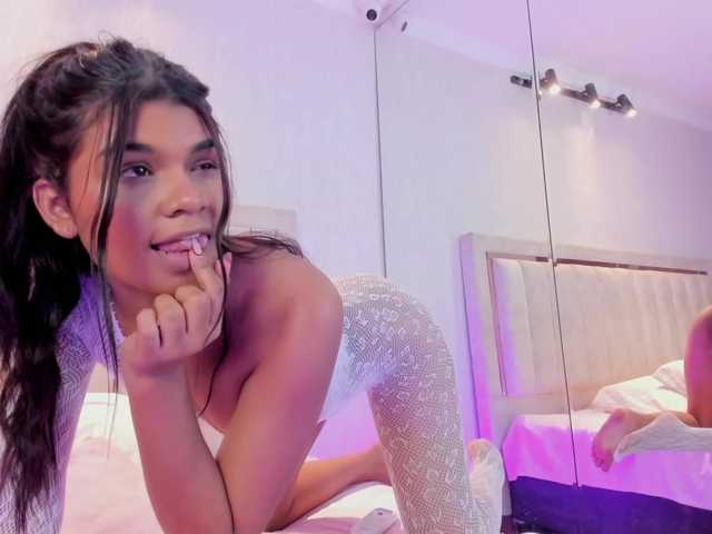 AlaiaMoretti's BongaCams show and profile