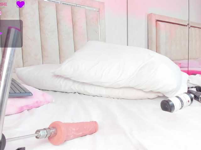 AlaiaMoretti's BongaCams show and profile