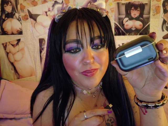 AlizeHentaiMeow's BongaCams show and profile