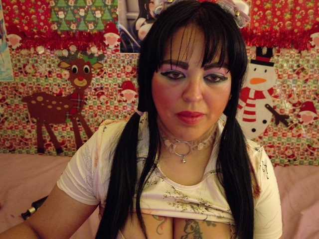 AlizeHentaiMeow's BongaCams show and profile