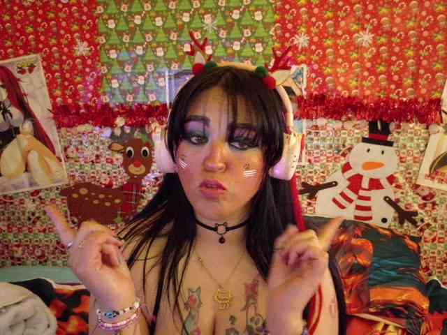 AlizeHentaiMeow webcam