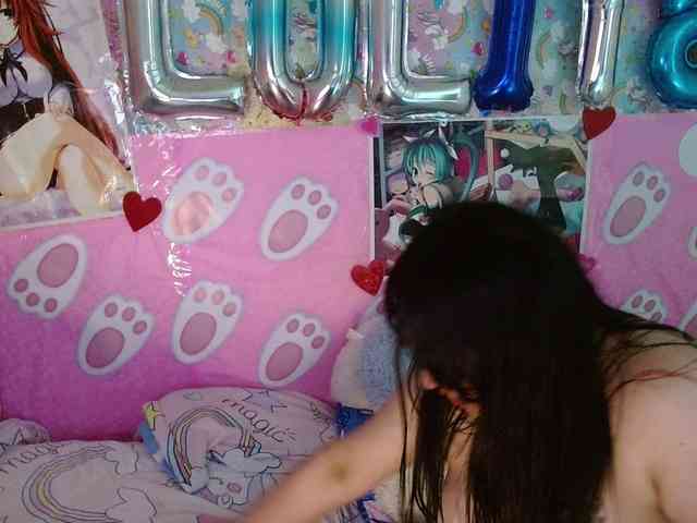 AlizeHentaiMeow webcam