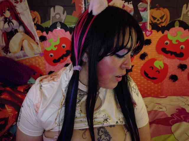 AlizeHentaiMeow webcam