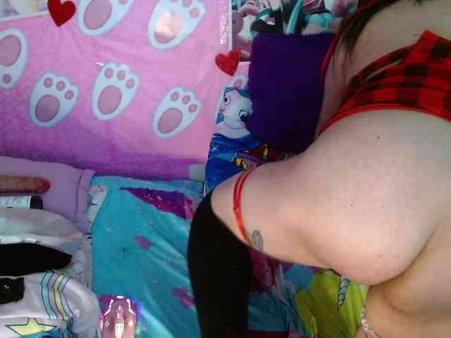 AlizeHentaiMeow webcam